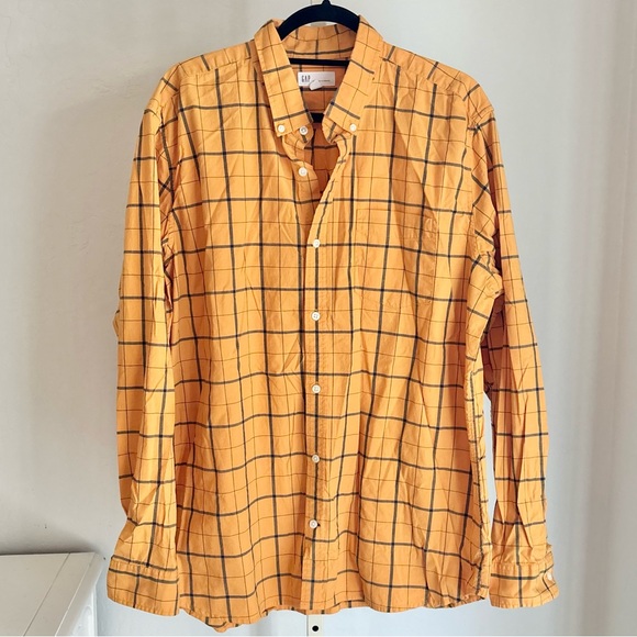 GAP Other - Gap Standard Fit Long Sleeve Poplin Button Shirt in
Desert Sunset Golden, XL